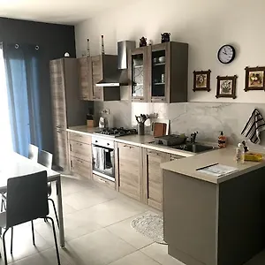 Appartement - 5 Mins From Airport, Ħal Luqa